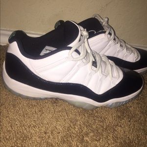 Jordan 11 (Iridescent)